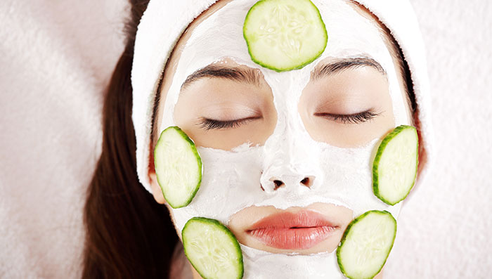 How to Do a Fruit Facial At Home