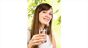 Benefits of Drinking Warm Honey Lemon Water