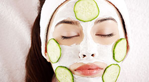 How to Do a Fruit Facial At Home