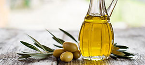 6 Amazing Benefits of Olive Oil for Hair