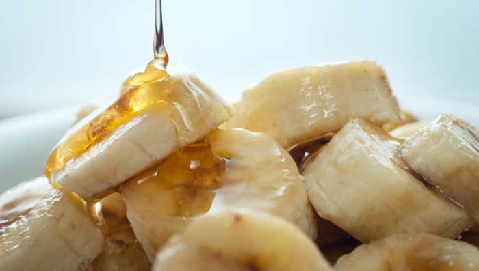 Banana and castor oil for skin whitening face mask