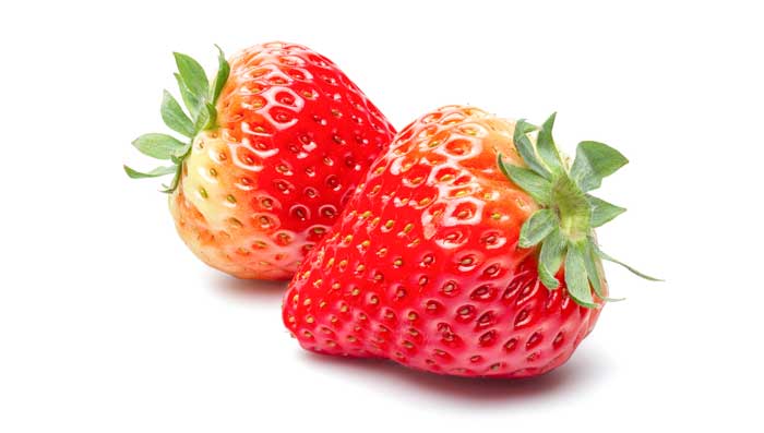 Strawberries, Oatmeal And Honey Face Scrub Remedy For Exfoliate Skin  