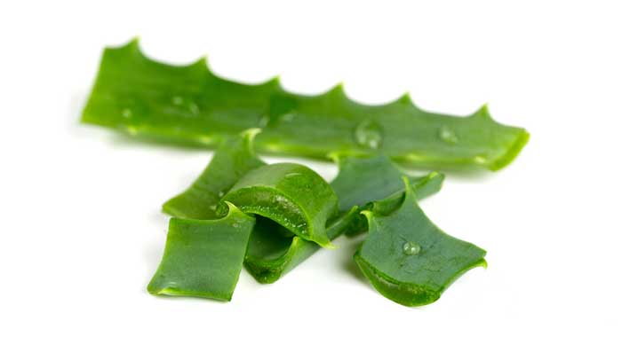 Aloe Vera, Masoor Daal And Tomato Face Pack