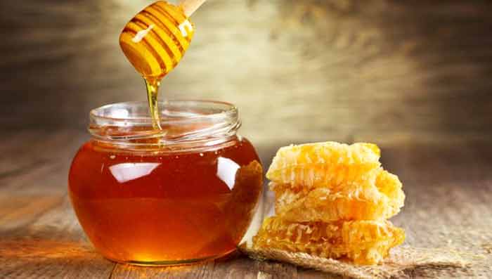 Top tips to pamper your skin and hair with honey
