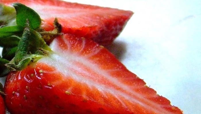strawberry face pack benefits for skin